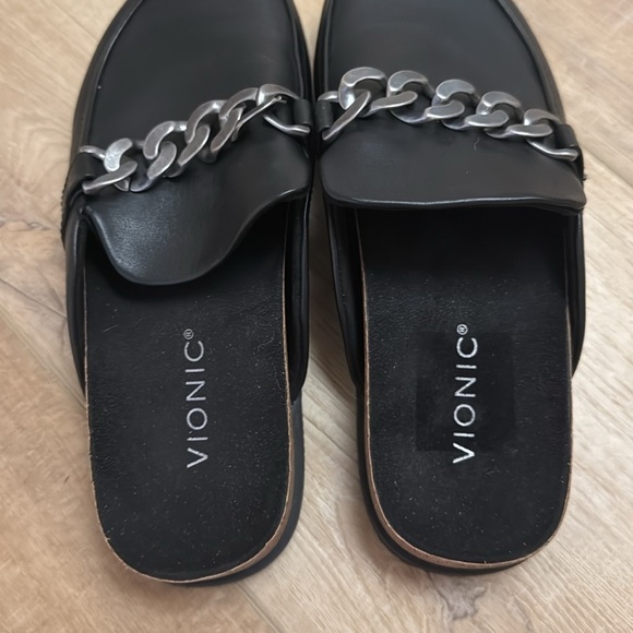 **SOLD ON MERCARI**VIONIC Georgie Black Nappa Leather slides size 8 - Picture 5 of 6